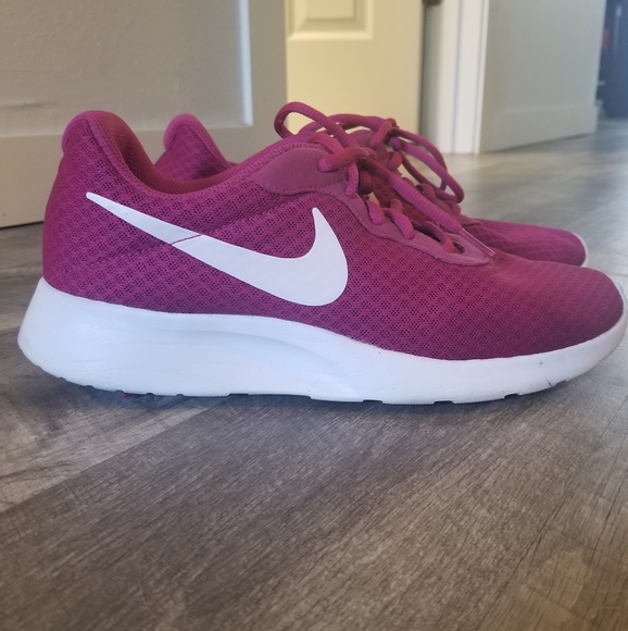 Nike Shoes - Nike Shoes